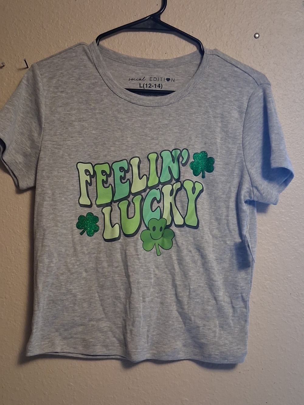 Girls' Feelin' Lucky Heather Gray Tee with Green Graphic L 260797